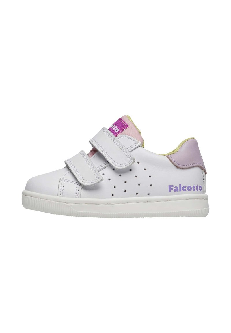 Sneakers bianchi per bambini con il marchio Falcotto viola, due cinturini in velcro, dettagli perforati sui lati e un accento morbido di rosa pastello sul tallone.
