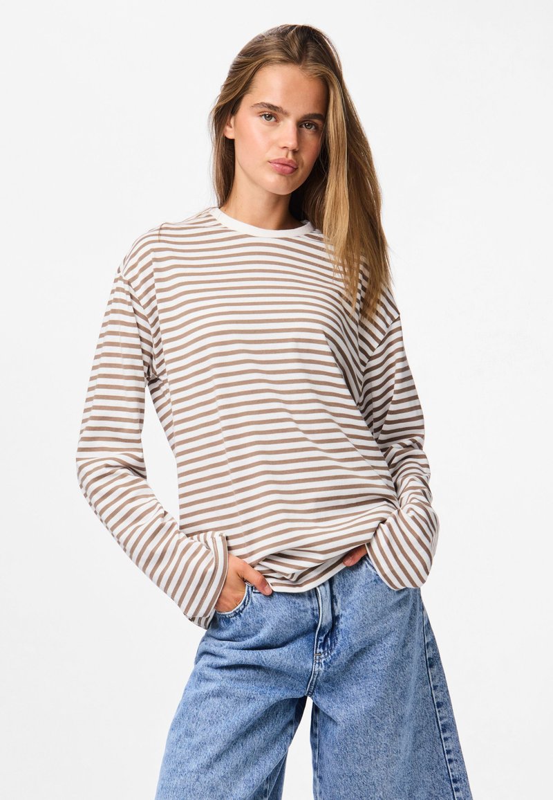 Pieces PCSADIE LS - Pikkade varrukatega topp - cloud dancer