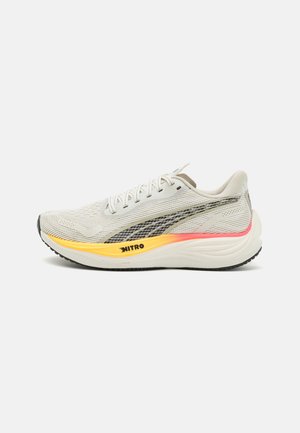 Puma VELOCITY NITRO 3  - Zapatillas running asfalto - vapor gray/sun stream/sunset glow