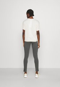 adidas Sportswear 3 STRIPES - Leggings - dark grey heather