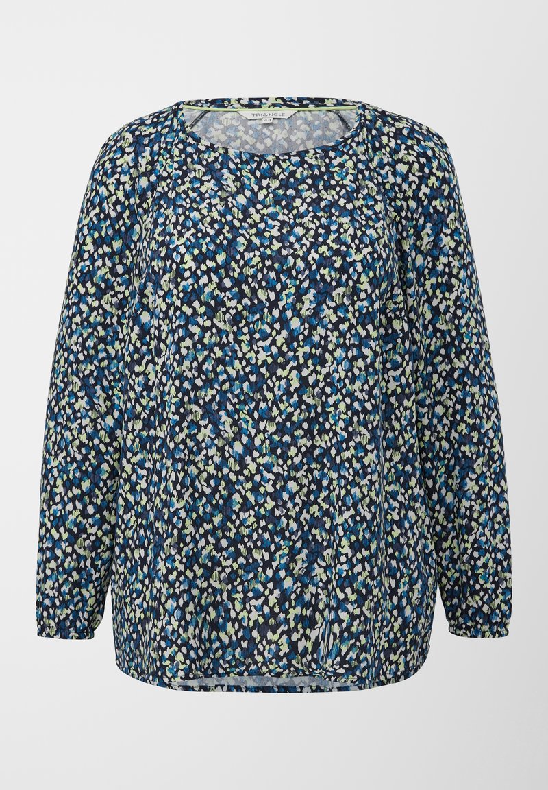 Blusa a maniche lunghe con scollatura a barco, caratterizzata da un motivo floreale in blu, verde e bianco su uno sfondo blu navy. Tessuto morbido, vestibilità rilassata.