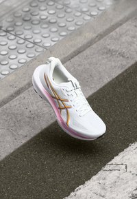 Geselecteerd, white/yamabuki