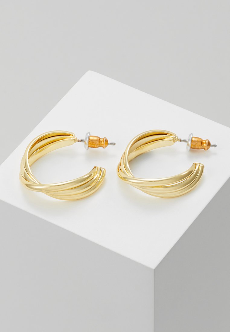 Pilgrim - JENIFER TWIRL HOOP - Earrings - gold-coloured, Enlarge