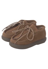 Scarpe in suede marrone con design a punta tonda, suola in gomma testurizzata e lacci beige annodati a fiocco nella parte anteriore. Fodera interna morbida.