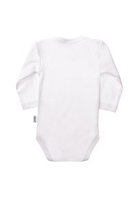 Weißer Baby-Body mit langen Ärmeln aus weicher Baumwolle, mit rundem Halsausschnitt und Verschluss am unteren Ende. Ohne Muster oder Verzierungen.