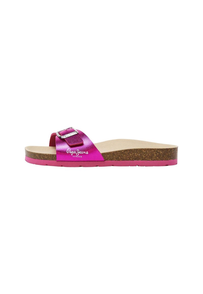 Fuchsia glid sandal med metallisk finish, justerbar spänne, korkfotbädd och rosa gummisula. Slät textur med minimala designdetaljer.