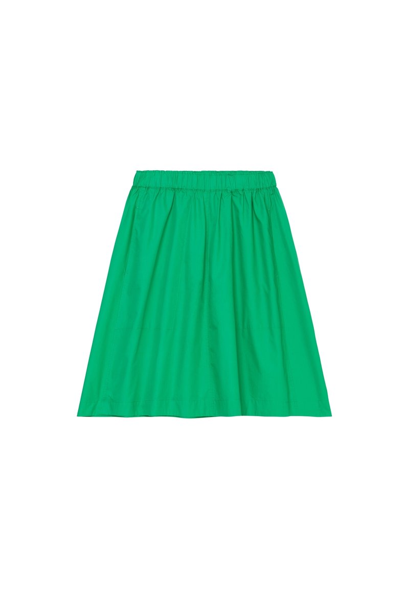 Falda verde, hasta la rodilla, con cintura elástica; hecha de tejido ligero; textura suave; diseño simple sin patrones ni acentos.