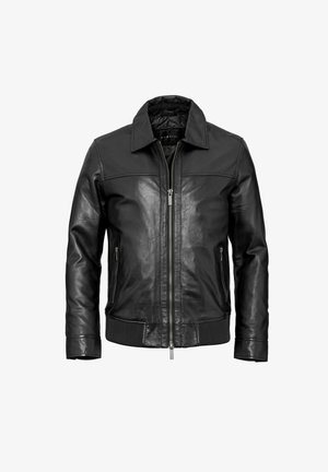 Zwarte leren jas met een ritssluiting aan de voorkant, gewatteerde voering, geribbelde manchetten en een klassieke kraag. Voorzien van twee zijzakken en strakke stiksels.