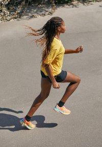ASICS NOOSA TRI 15 - Hardloopschoenen voor op de weg - aquarium/vibrant yellow