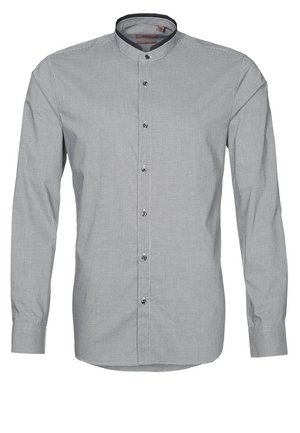 Schmal geschnittenes Herrenhemd mit langen Ärmeln, kleinem schwarz-weißem Karomuster und schwarzem Besatz am Kragen, vorne mit Knöpfen geschlossen.