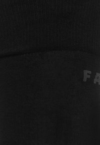 FALKE GO2 GOLF MEDIUM CUSHIONING - Calcetines de deporte - black