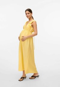 Vero Moda Maternity VMMJOSIE SL ANKLE FRILL WVN GA - Maksi suknelė - pale banana