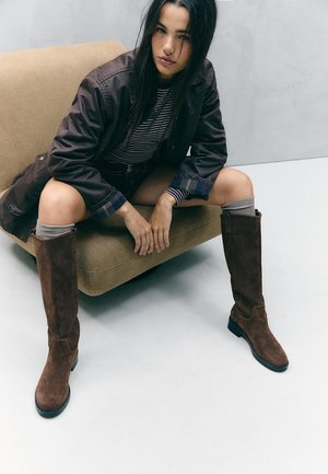 Stradivarius EQUESTRIAN - Saappaat - brown