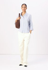 TOM TAILOR MODERN SHAPE STRIPED - Hemdbluse - mid blue/white