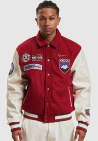 Karl Kani - CHEST SIGNATURE BLOCK COLLEGE - Bomberjacka - darkred offwhite Miniatyrbild 1