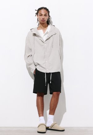 PULL&BEAR, FLAT CLOGS - Clogs - beige
