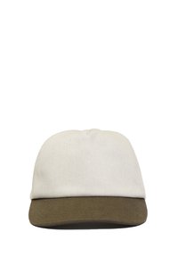 Cap mit einer weißen strukturierten Stoffkrone und einem einfarbigen olivgrünen Schirm. Verfügt über eine flache Krempe und ein klassisches Sechspaneldesign.
