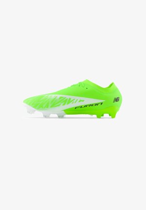 Limoengroen voetbalschoen met een gestructureerde bovenkant, witte accenten en een doorzichtige zoolplaat. Heeft een lichtgewicht, gestroomlijnd ontwerp.