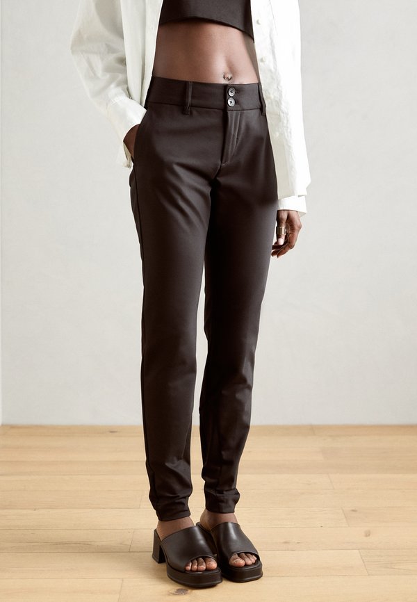 BLAKE NIGHT LONG - Chino