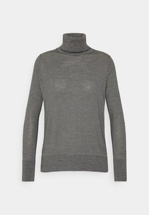Sweter