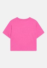 Nike Sportswear CLUB BOXY TEE - Marškinėliai su spaudiniu - playful pink