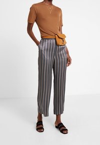 someday. Tygbyxor - blue