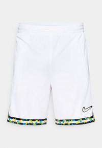 Baltas sporta šortus ar elpojošu sieta tekstūru, melnu apdari un krāsainu krāsas traipu rakstu uz apakšmalas. Satur melnu Nike logo.