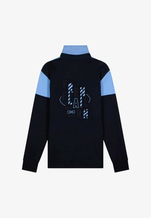 Polo-shirt à manches longues bleu marine foncé avec des accents de lumière bleue sur les épaules. Doté d'un imprimé graphique en noir et bleu. Fabriqué en tissu doux, col côtelé.