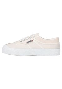 Sneakers in tela di un beige chiaro con suola in gomma bianca. Presenta un design con lacci, un logo sottile e una parte superiore testurizzata per una migliore aderenza.