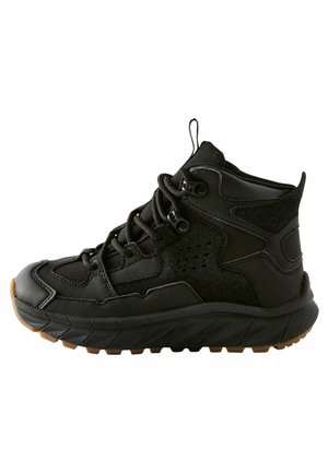 REGULAR FIT - Snörstövletter - black