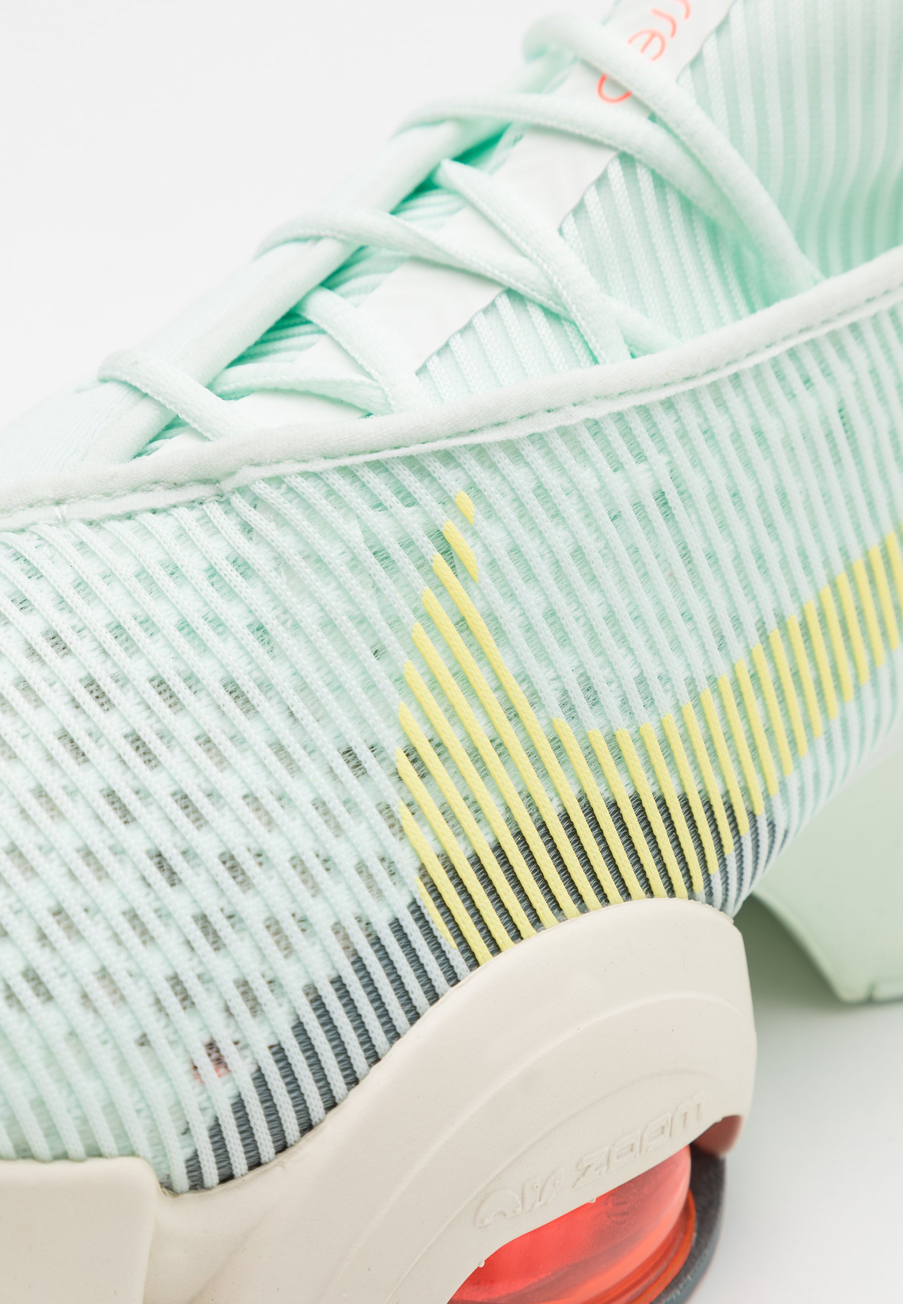 nike performance air zoom superrep 2
