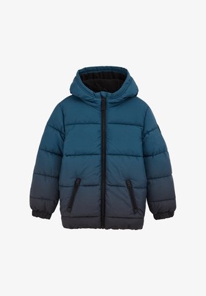 Kaisīts mētelis tumši zilā krāsā, pakāpeniski pārejot melnā, ar kapuci, priekšējo rāvējslēdzēju un divām sānu kabatām ar rāvējslēdzēju. Tekstūrēta auduma ar iešūtu rakstu.