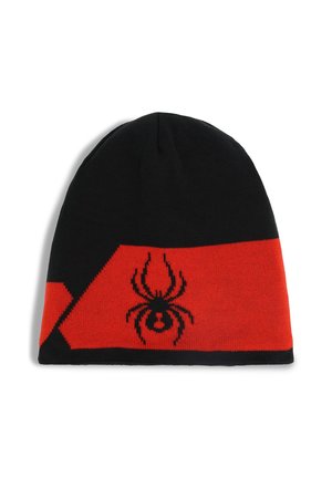 Zwarte en rode gebreide beanie met een zwart spinnenafbeelding in het midden van de rode band nabij de onderrand.
