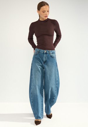 Nümph, NUAMSTERDAM HR BARREL JEANS P3013 - Wide Leg - medium blue denim