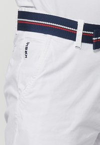 Koroshi BERMUDA - Kratke hlače - blanco   white