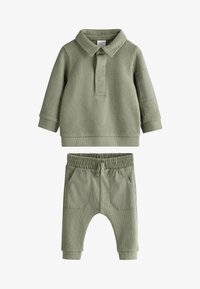 Selected, green