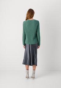 Marc O'Polo LONGSLEEVE V NECK - Pulover - smooth green