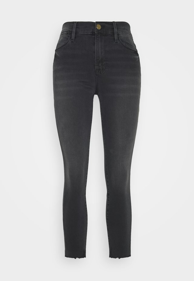 HIGH CROP RAW EDGE - Vaqueros pitillo - mardel chew