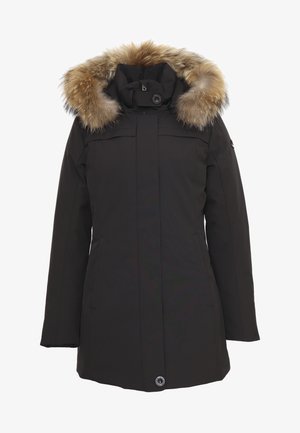 Parka nera con cappuccio foderato in pelliccia. Presenta una chiusura frontale a bottoni, tasche laterali e un tessuto liscio e strutturato.