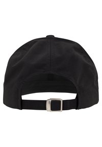 Must have musta baseballi müts, millel on kaardus ääre, mis on valmistatud kergest kangast. Seljaosas on reguleeritav rihm koos hõbedase metallist pandlaga.