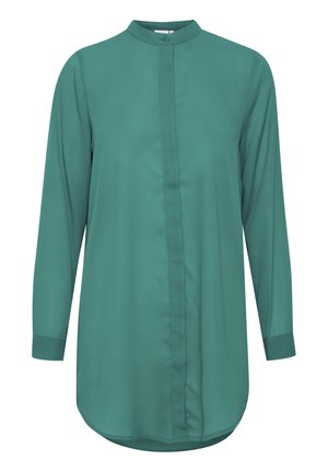 Ilgi piedurkņu krekls teāla zaļā krāsā, izgatavots no gludas auduma, ar mandarin stila apkakli, pogu aizdari un apaļu apakšējo malu.