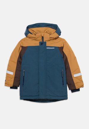 Veste d'hiver à capuche bleue, marron et jaune moutarde avec fermeture éclair devant, deux poches zippées et bandes réfléchissantes sur les manches.