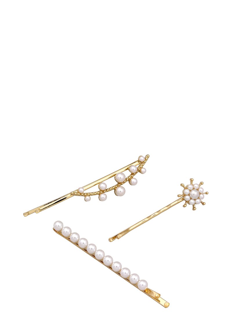 Drei Haarnadeln: eine goldene mit gruppierten weißen Perlen, eine mit einer Reihe von Perlen und eine dritte mit einem blumenartigen Design aus Perlen.