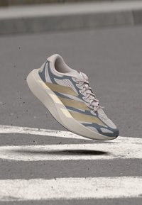Επιλέχθηκε, ice purple/cyber metallic/onix