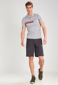The North Face TANKEN SHORT Kurze Sporthose asphalt grey