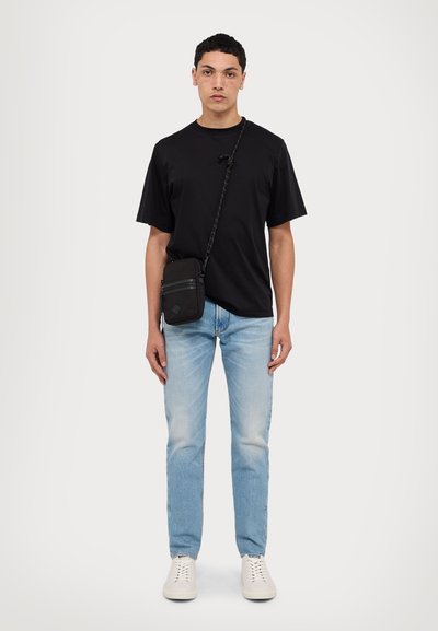 Emporio Armani Džíny Slim Fit - denim blu