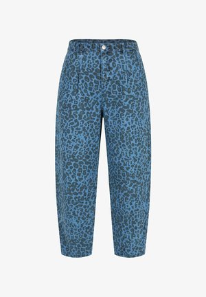Blaue Jeanshose mit dunklem Leopardenmuster, hoher Taille, Knopfverschluss, Gürtelschlaufen und verjüngten Beinen.