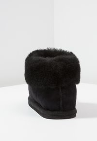 Shepherd LENA - Tofflor & inneskor - black