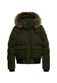 Veste matelassée vert olive avec une capuche amovible en fausse fourrure. Comprend deux poches frontales et des poignets côtelés. Le matériau est matelassé pour l'isolation.
