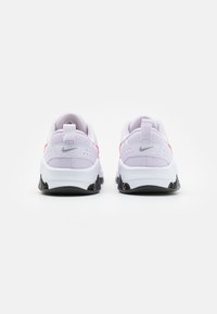 Nike Performance ZOOM BELLA 6 - Træningssko - barely grape/bright crimson/black/white/metallic silver